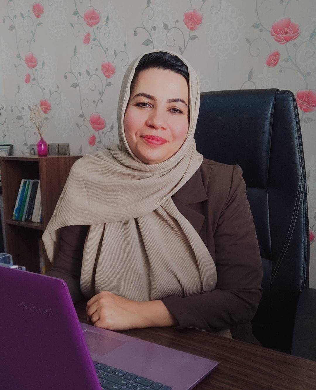 هاجر صداقت
